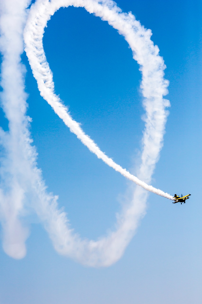 aerobatic plane smoke free photo