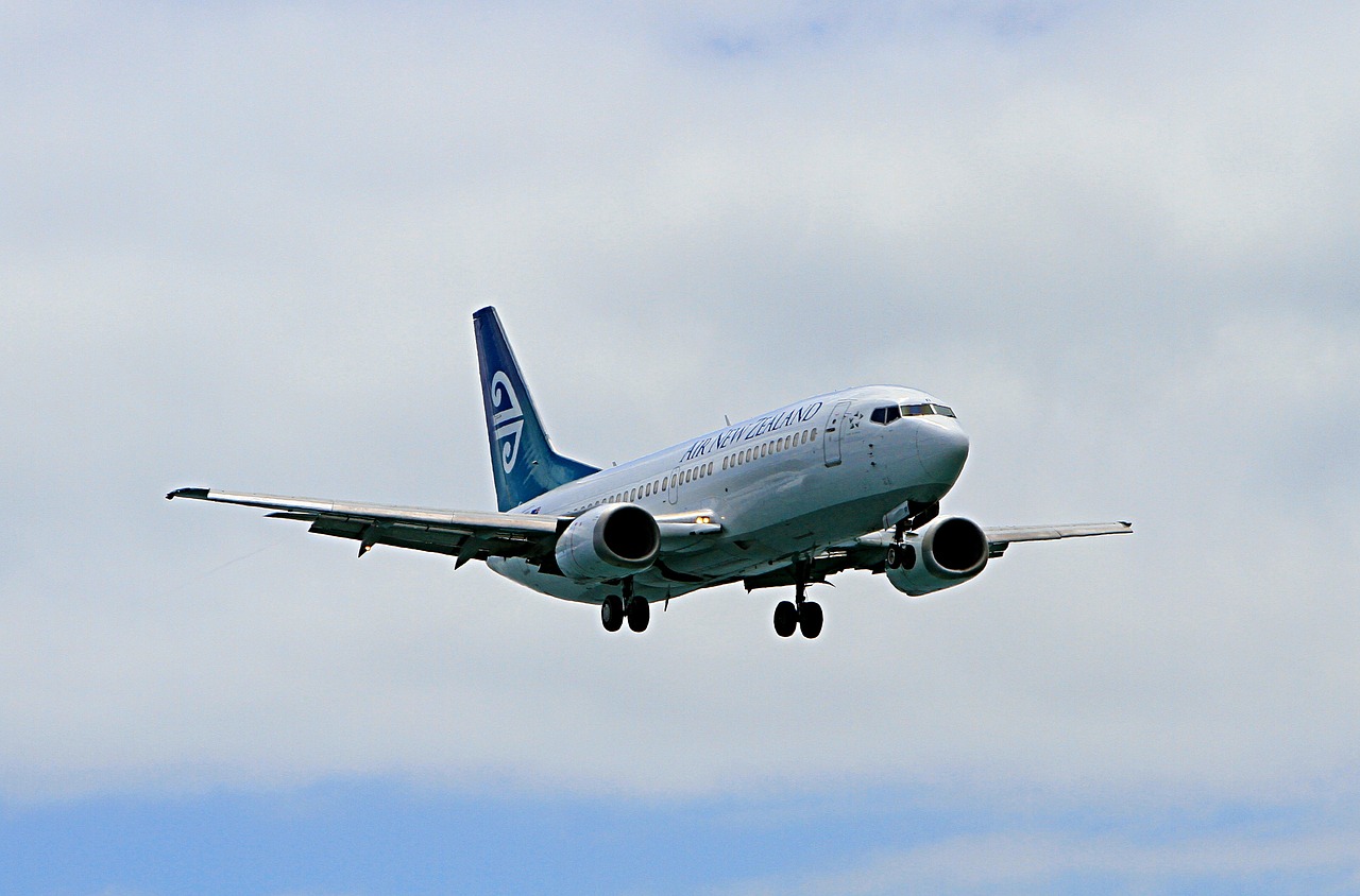 aeroplane airplane boeing 737 free photo