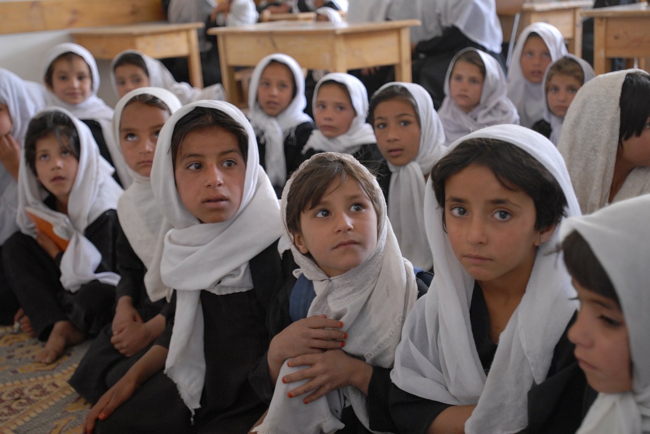 afghanistan school classroom free photo