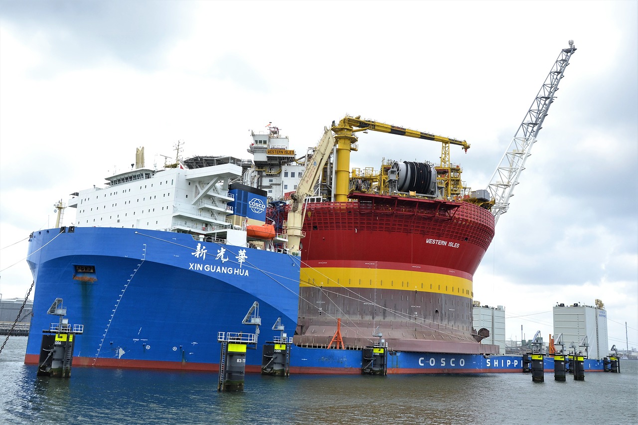 afzinkbaarschip oil rig gaswining free photo