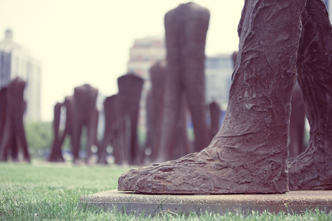 agora feet statues free photo