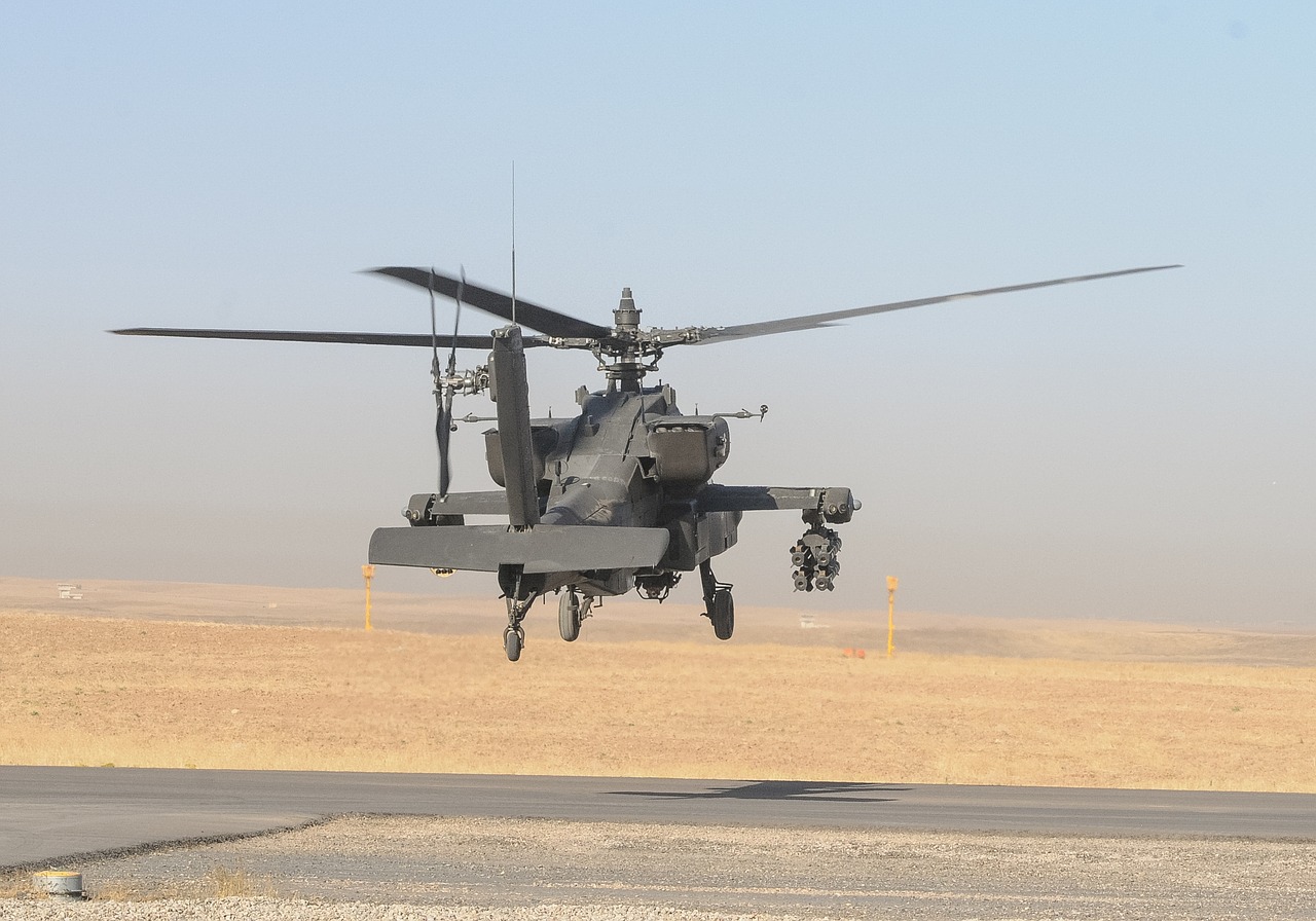 ah-64e apache attack helicopter free photo