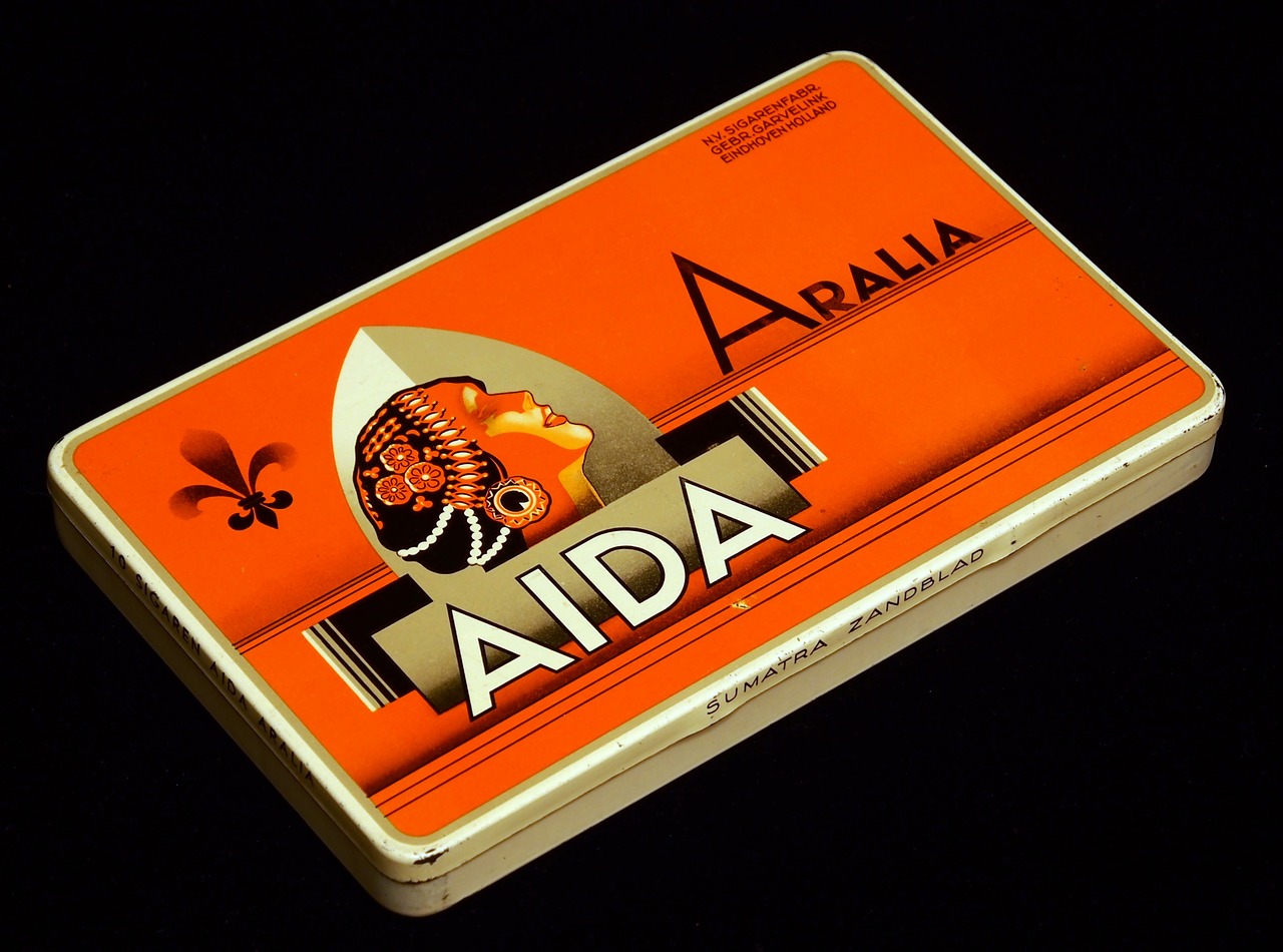 aida arralia cigars box free photo