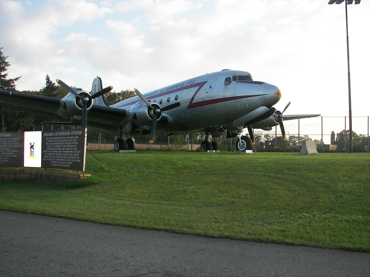 air bridge aircraft berlin free photo