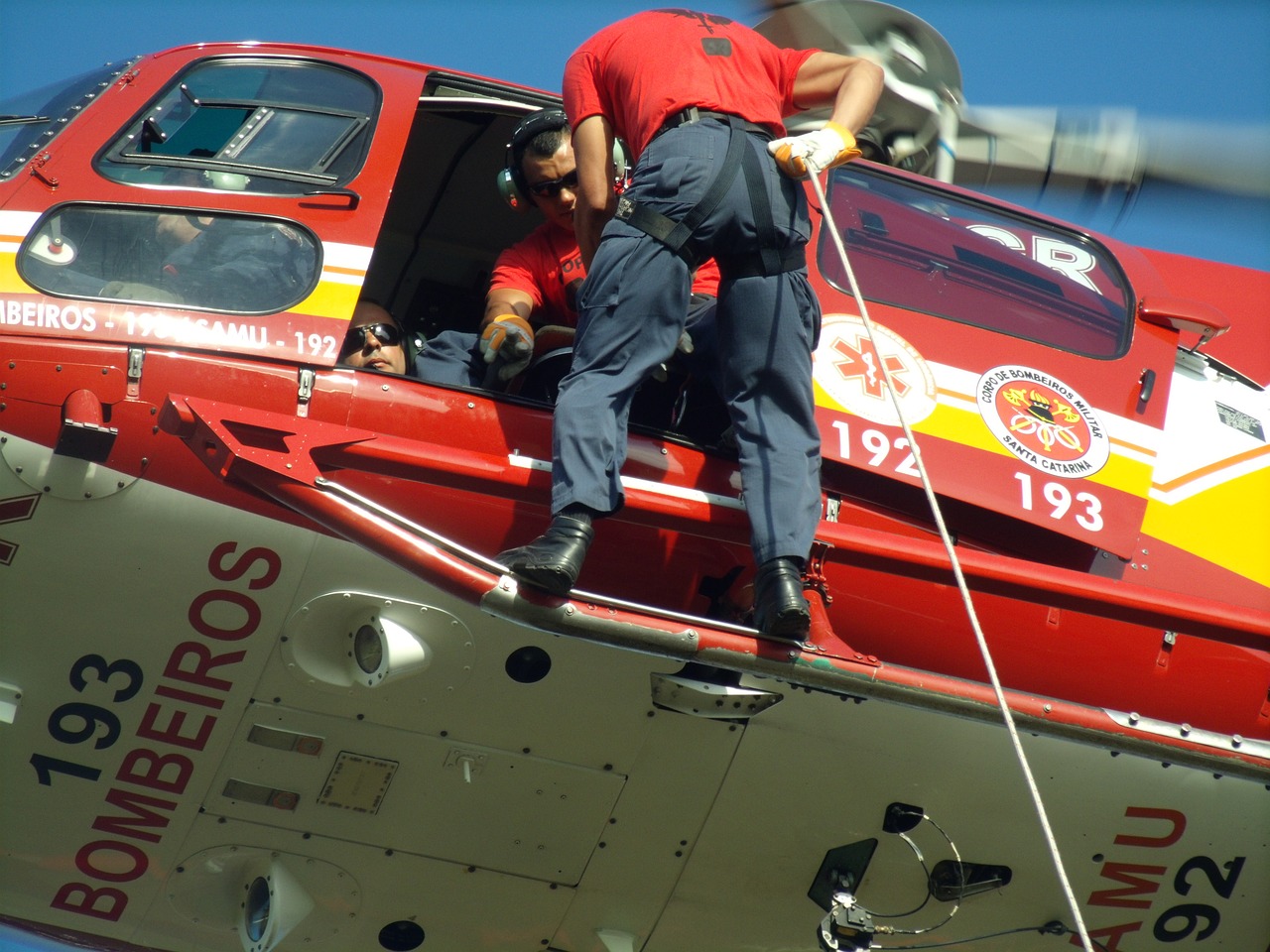 air rescue rappel archangel free photo