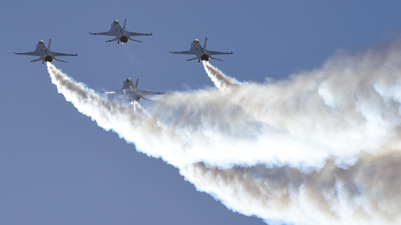 air show thunderbirds formation free photo