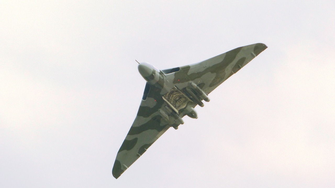 air show vulcan bomber free photo