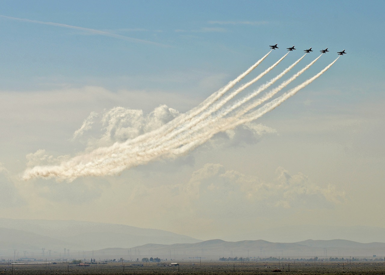 air show thunderbirds formation free photo