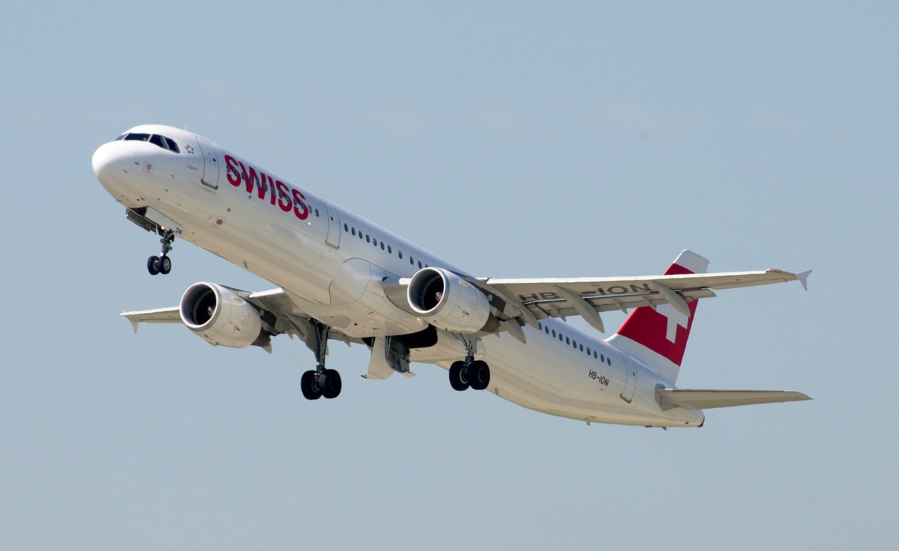 airbus a321 swiss airlines airport zurich free photo