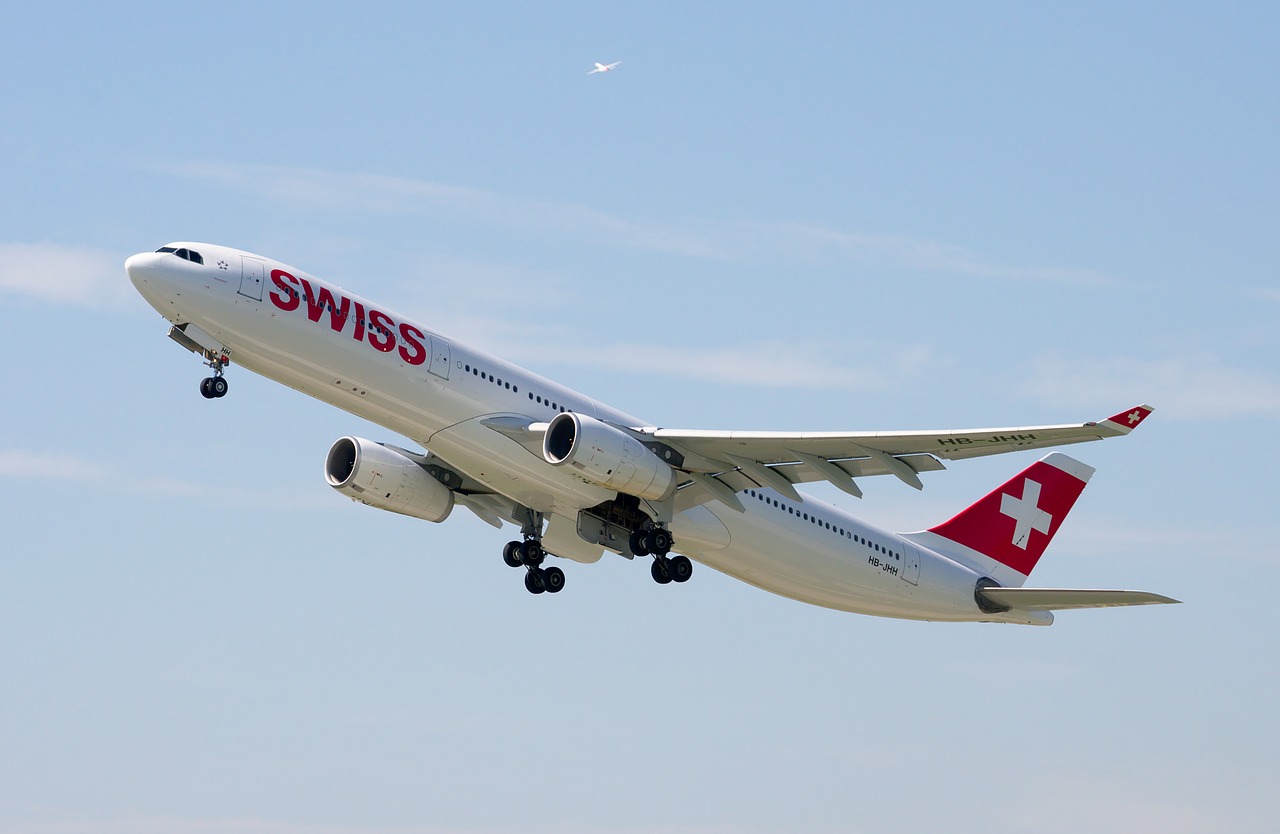 airbus a330 swiss airlines airport zurich free photo