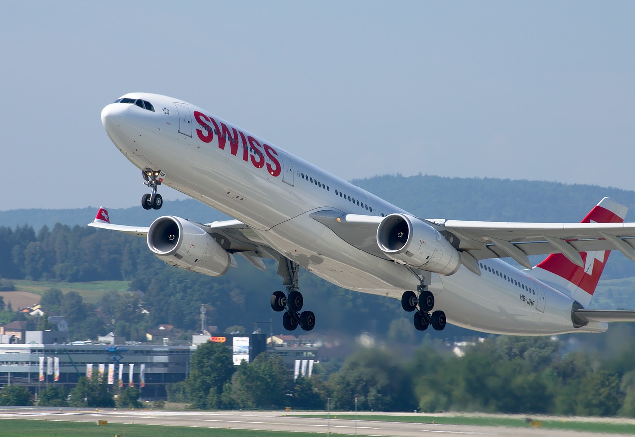 airbus a330 swiss airlines airport zurich free photo