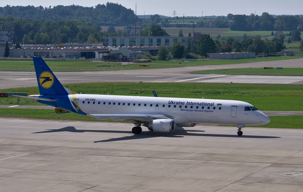 embraer 190 ukraine airlines aircraft free photo
