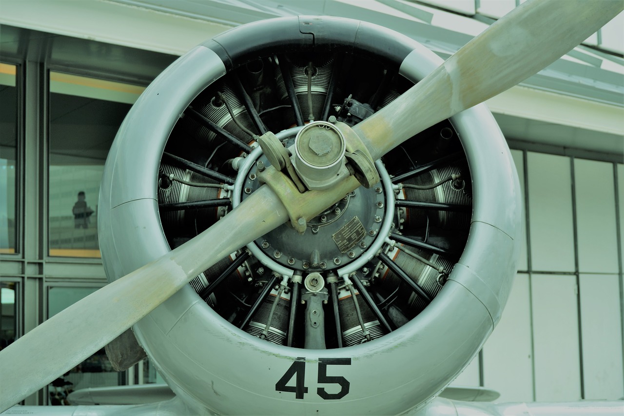 aircraft propeller fly free photo