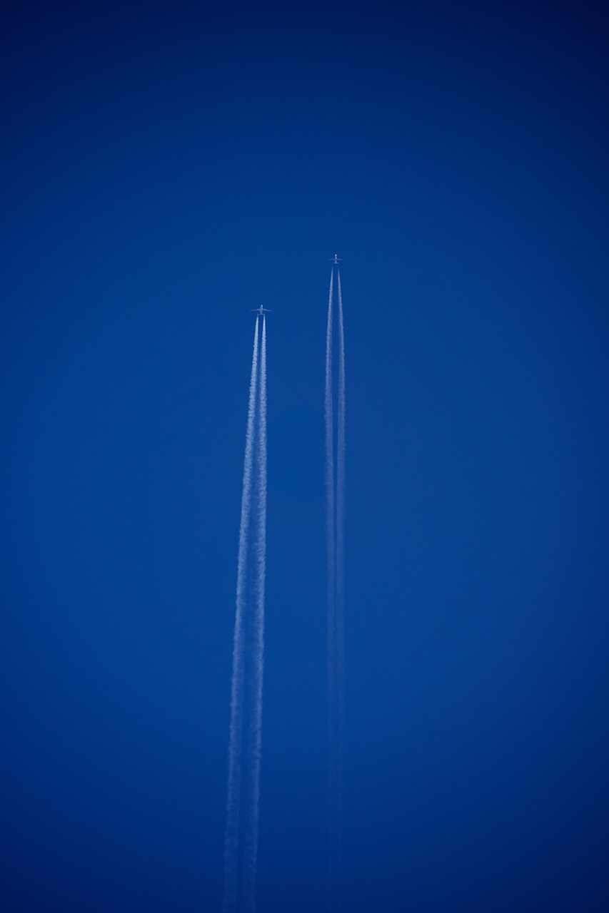 aircraft contrail fly free photo