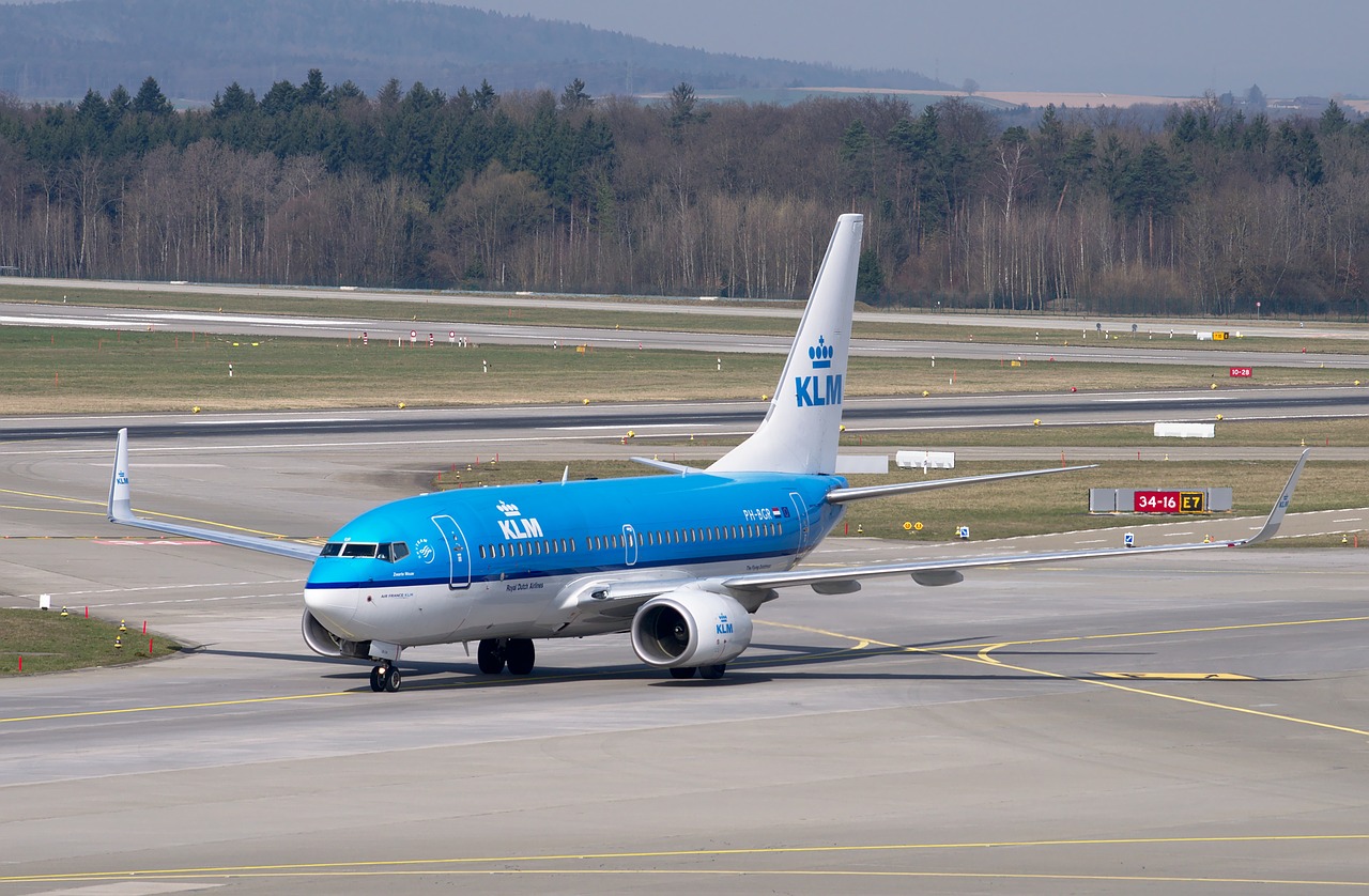 aircraft klm boeing 737 free photo
