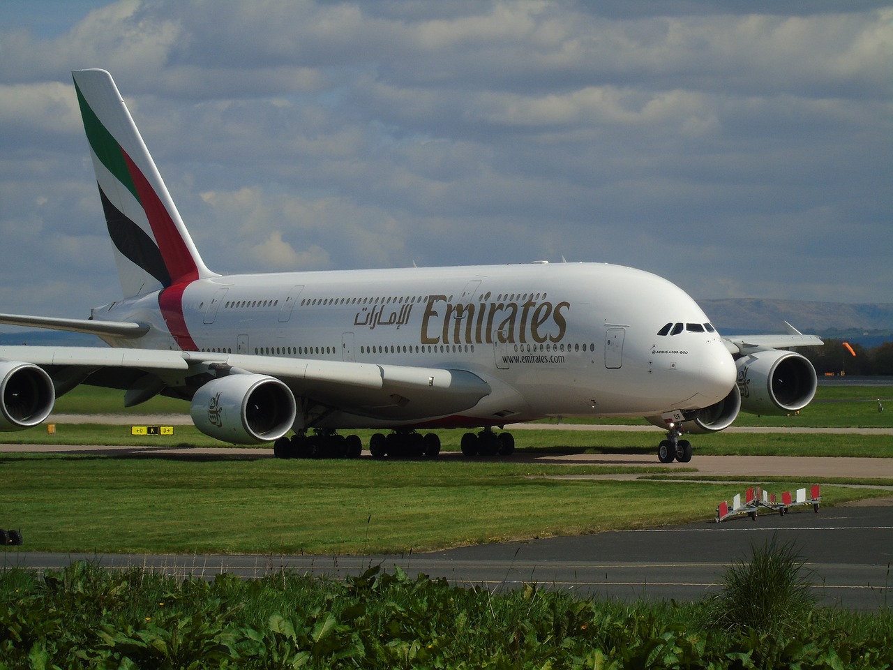 aircraft emirates a380 free photo