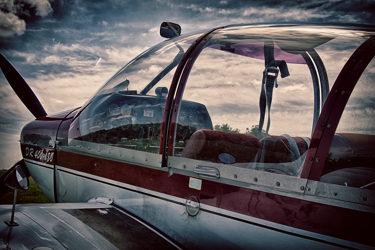 aircraft cockpit fly free photo