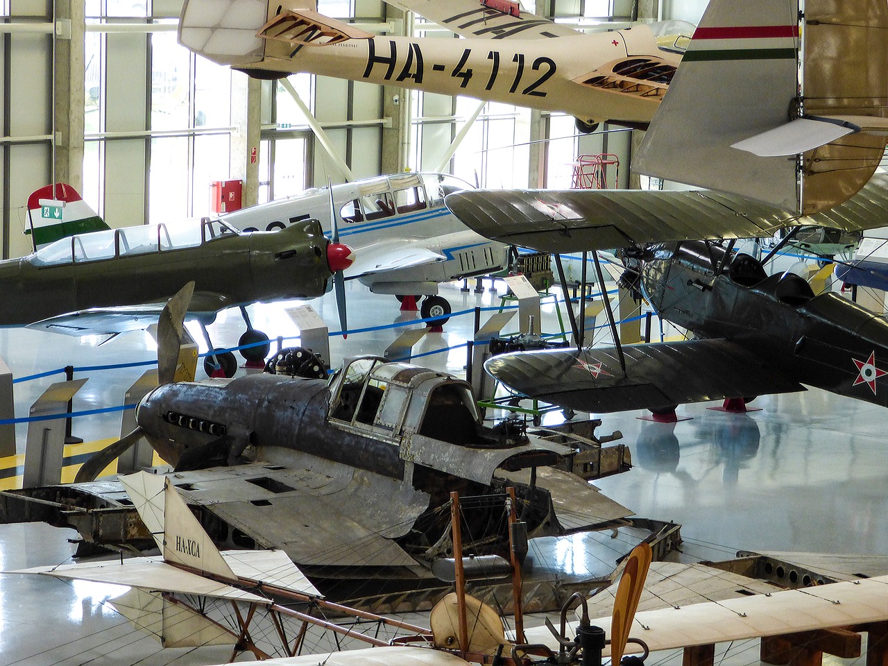 aircraft museum exhibition free photo