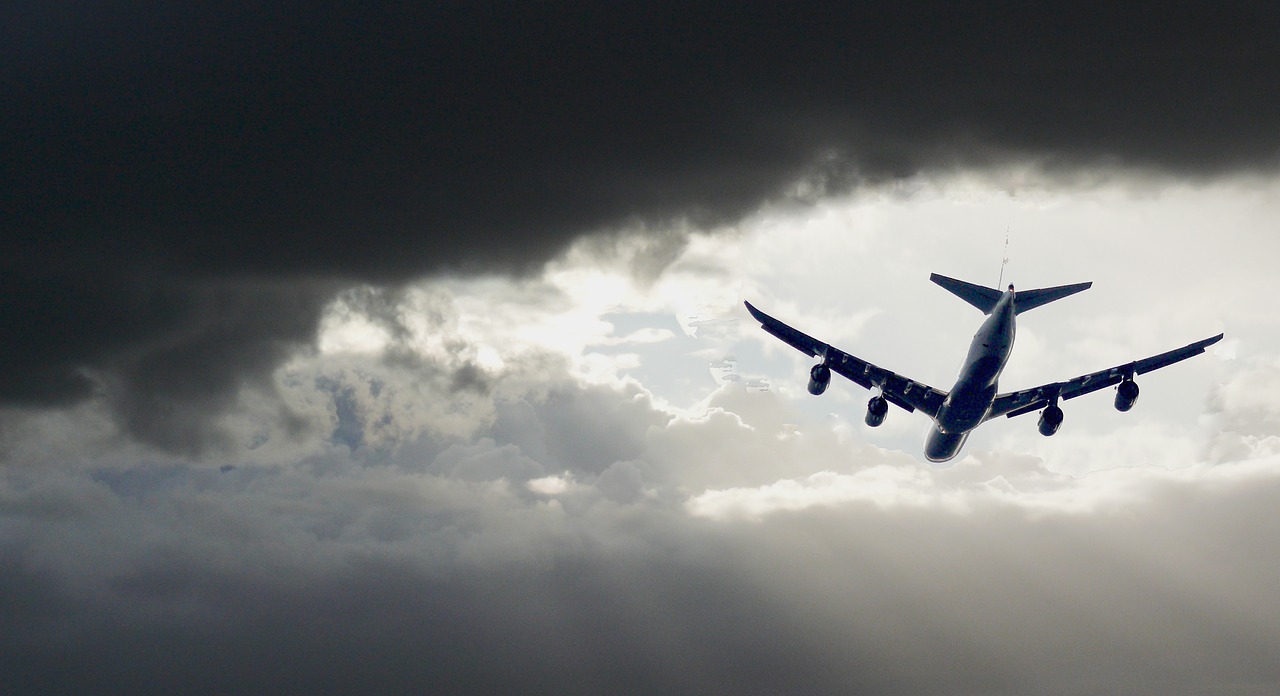 aircraft approach landing free photo