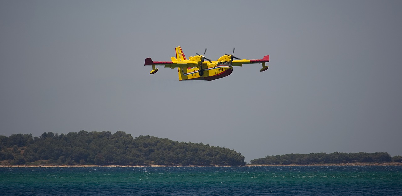 aircraft sea fire free photo