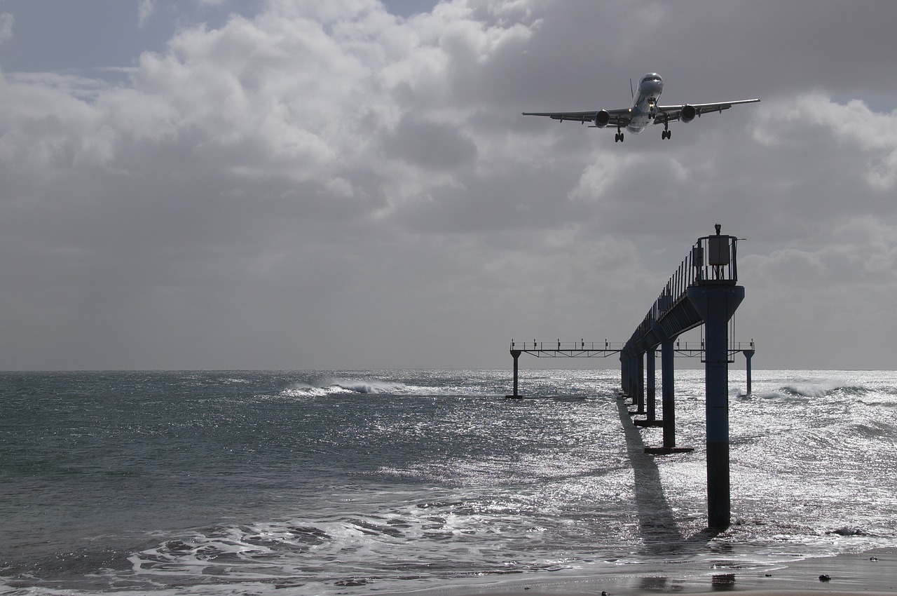 aircraft landing country mark free photo