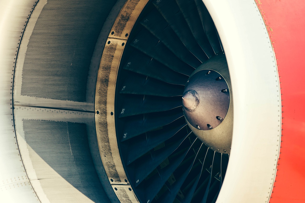 aircraft engine aviation close-up free photo