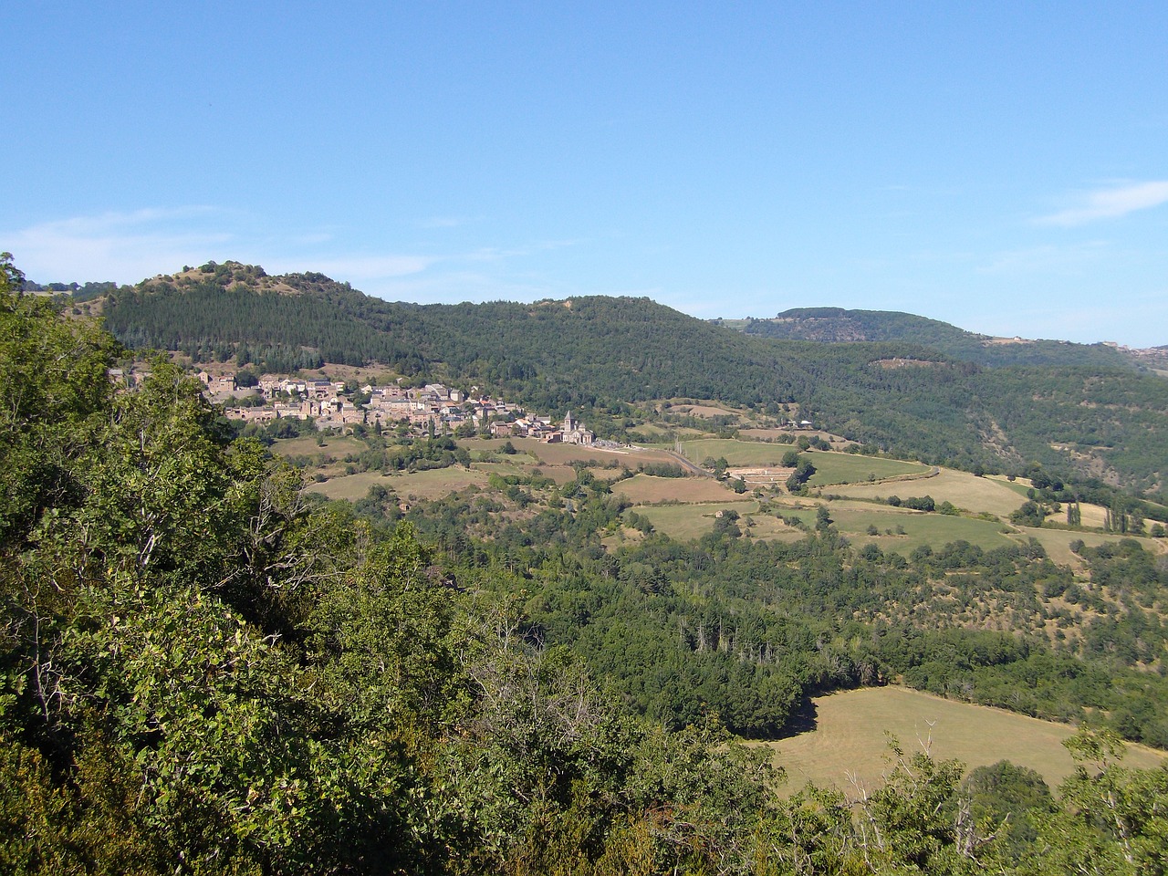 aire de montjaux landscape aveyron free photo