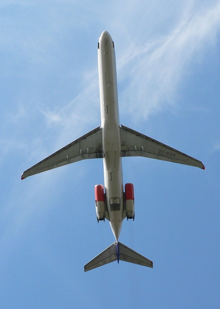 airliner aircraft bottom free photo