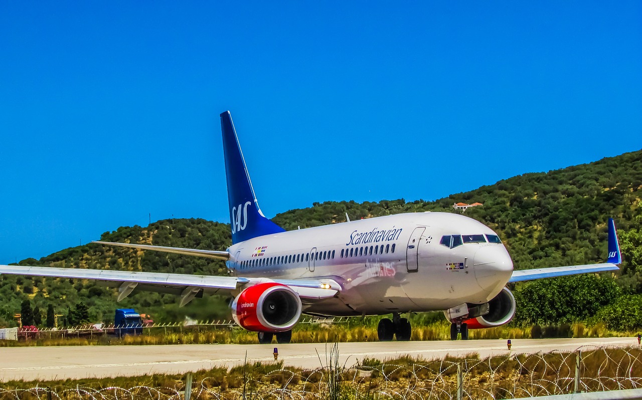 airplane airport scandinavian free photo