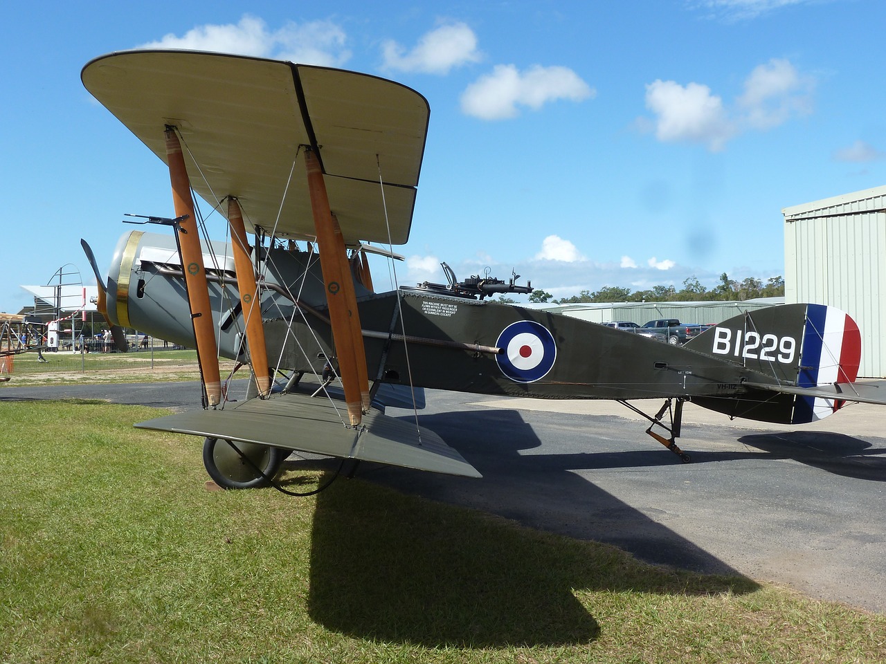 airplane vintage replica free photo