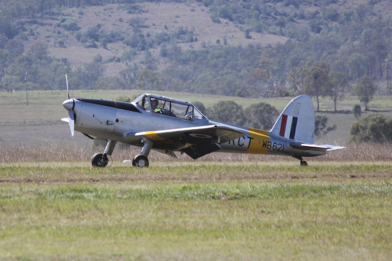 airplane vintage propeller free photo