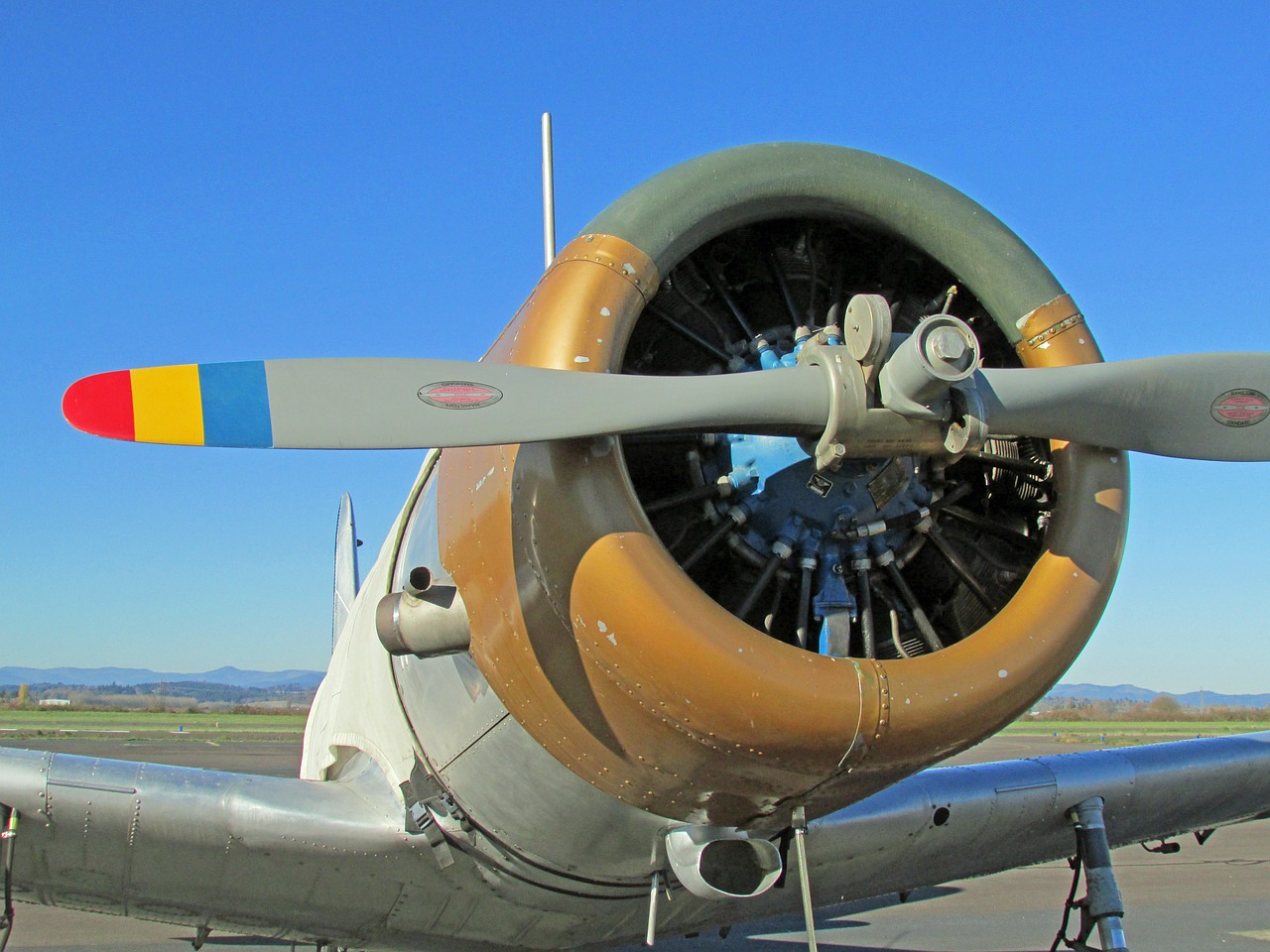 airplane engine propeller free photo