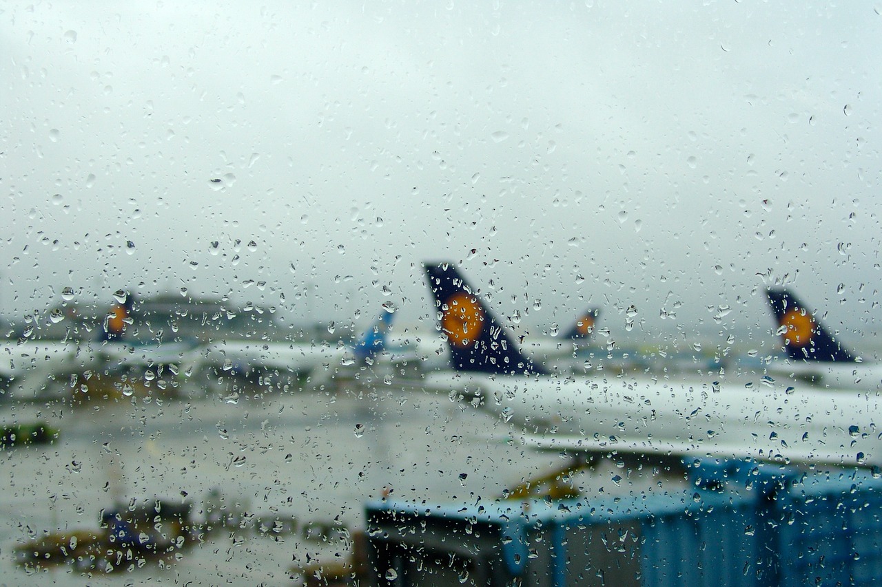 airport rain farewell free photo