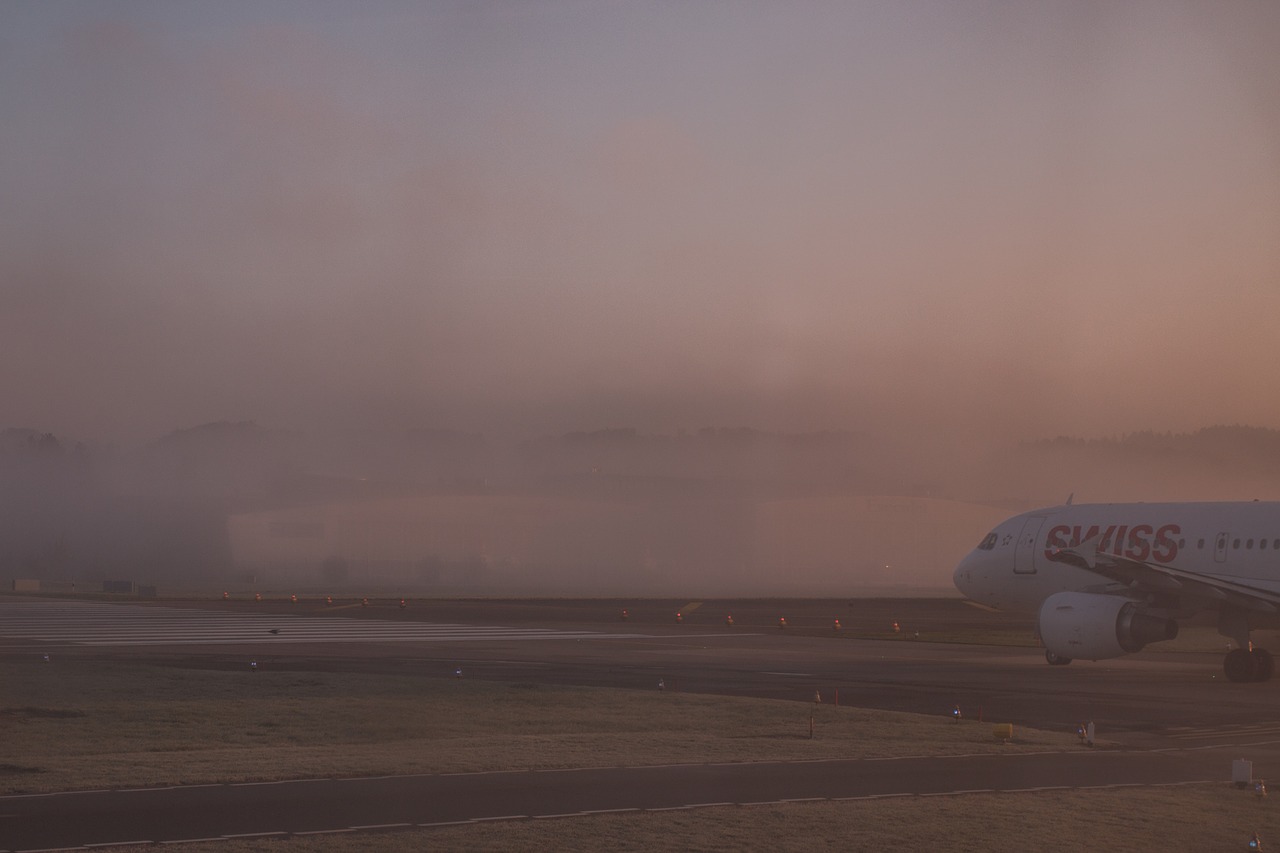 airport fog morgenstimmung free photo