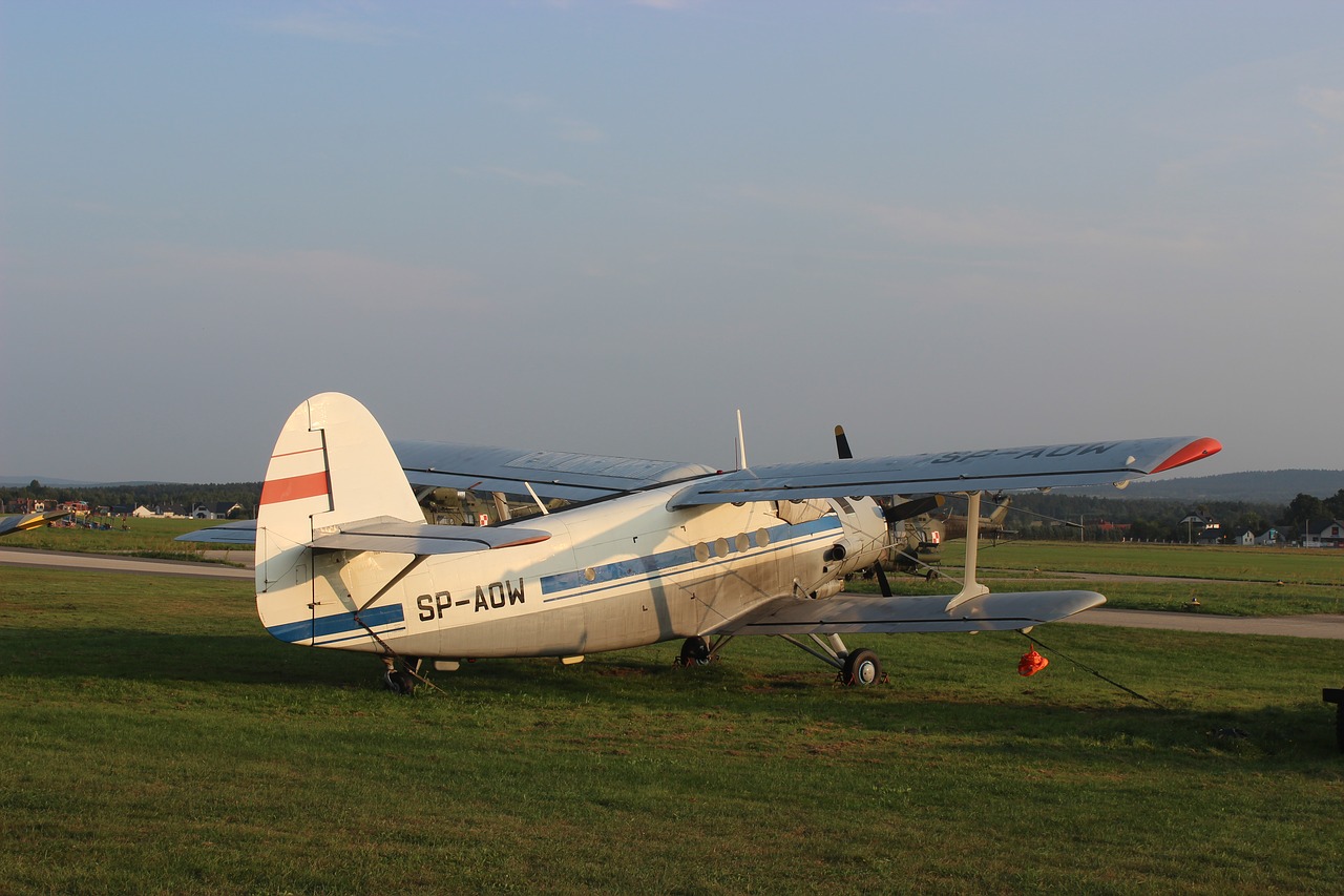 airport  antek  antonov free photo