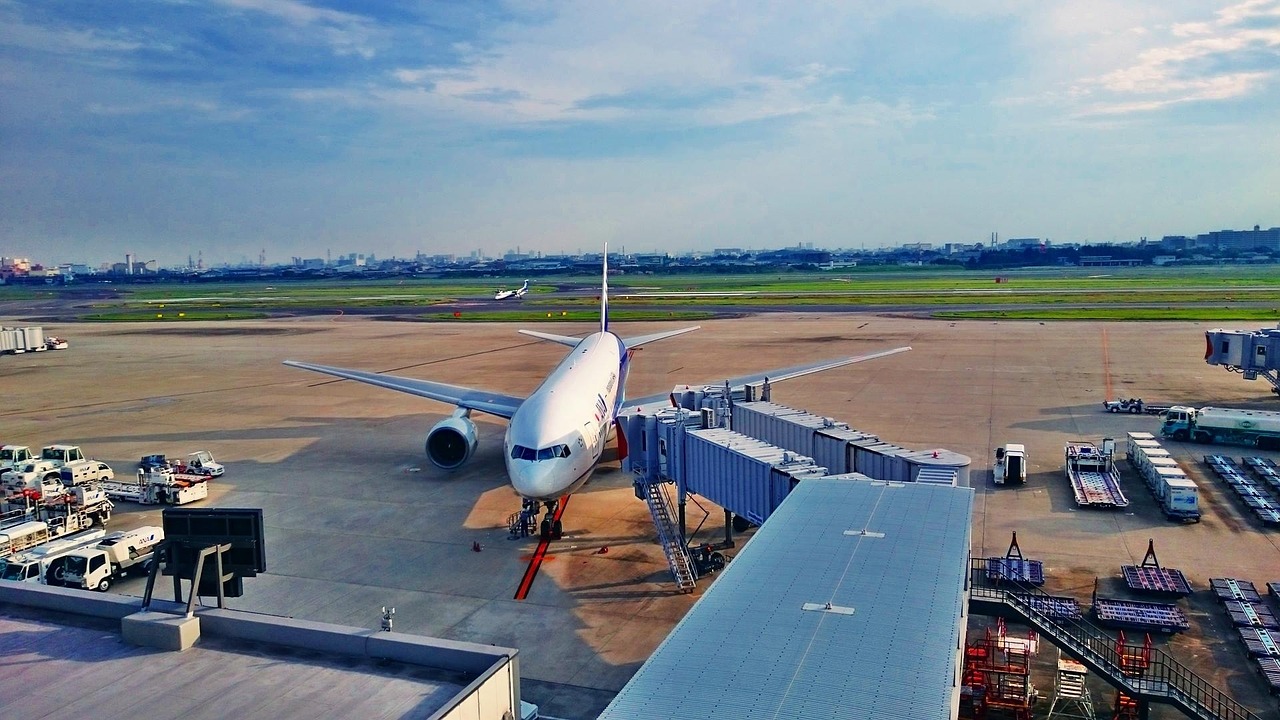 airport japan sky free photo