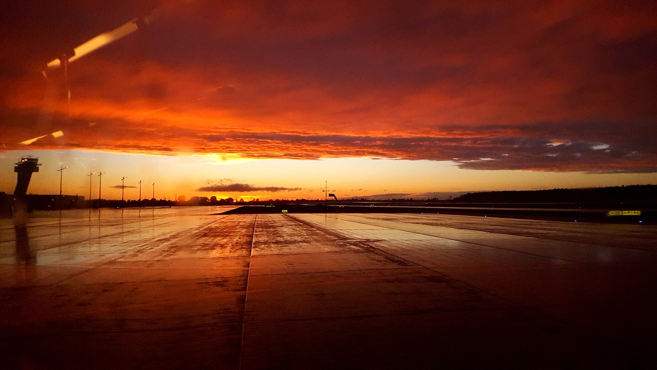 airport evening red free photo