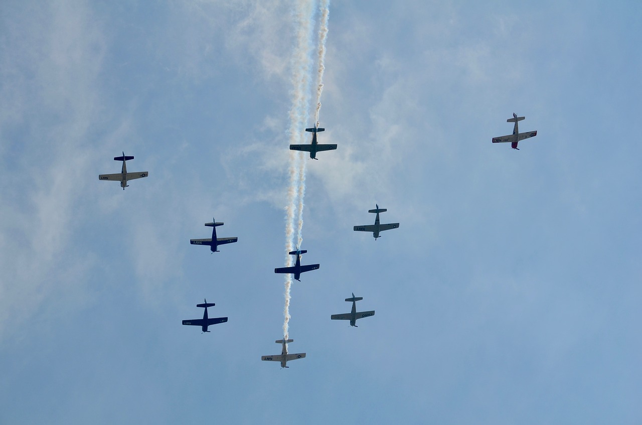 airshow formation smoke free photo