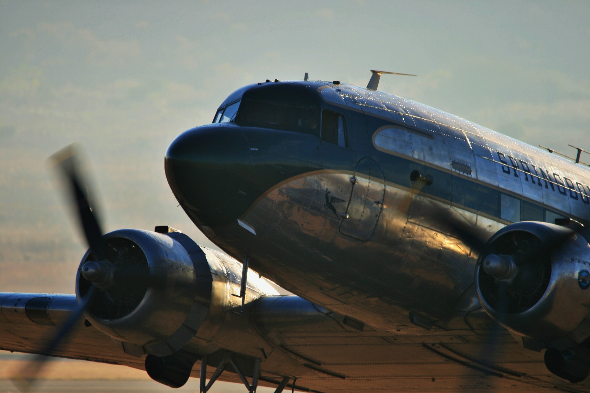 aircraft fixed wing dc-3 free photo