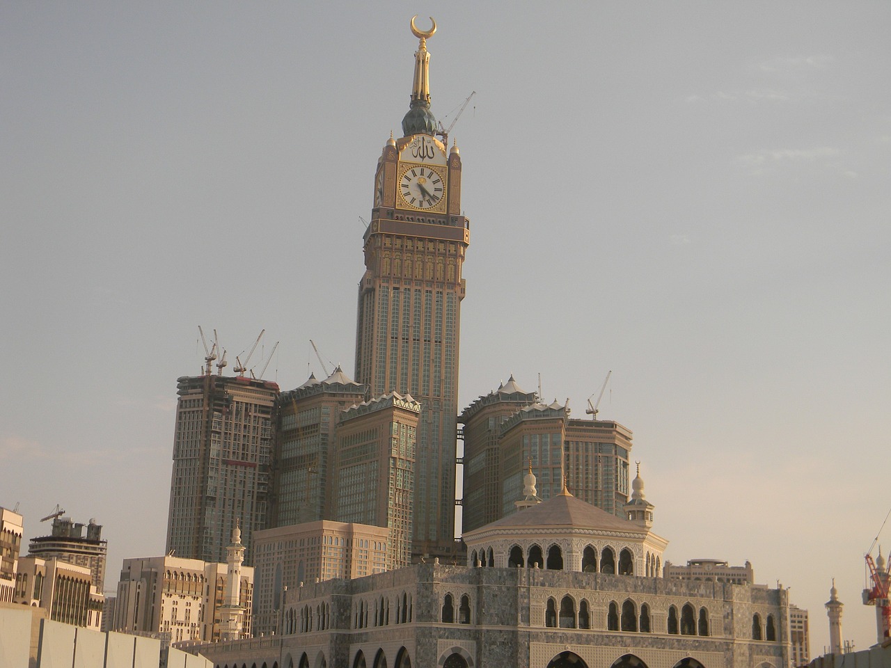 al abrar mecca saudi arabia hotel free photo