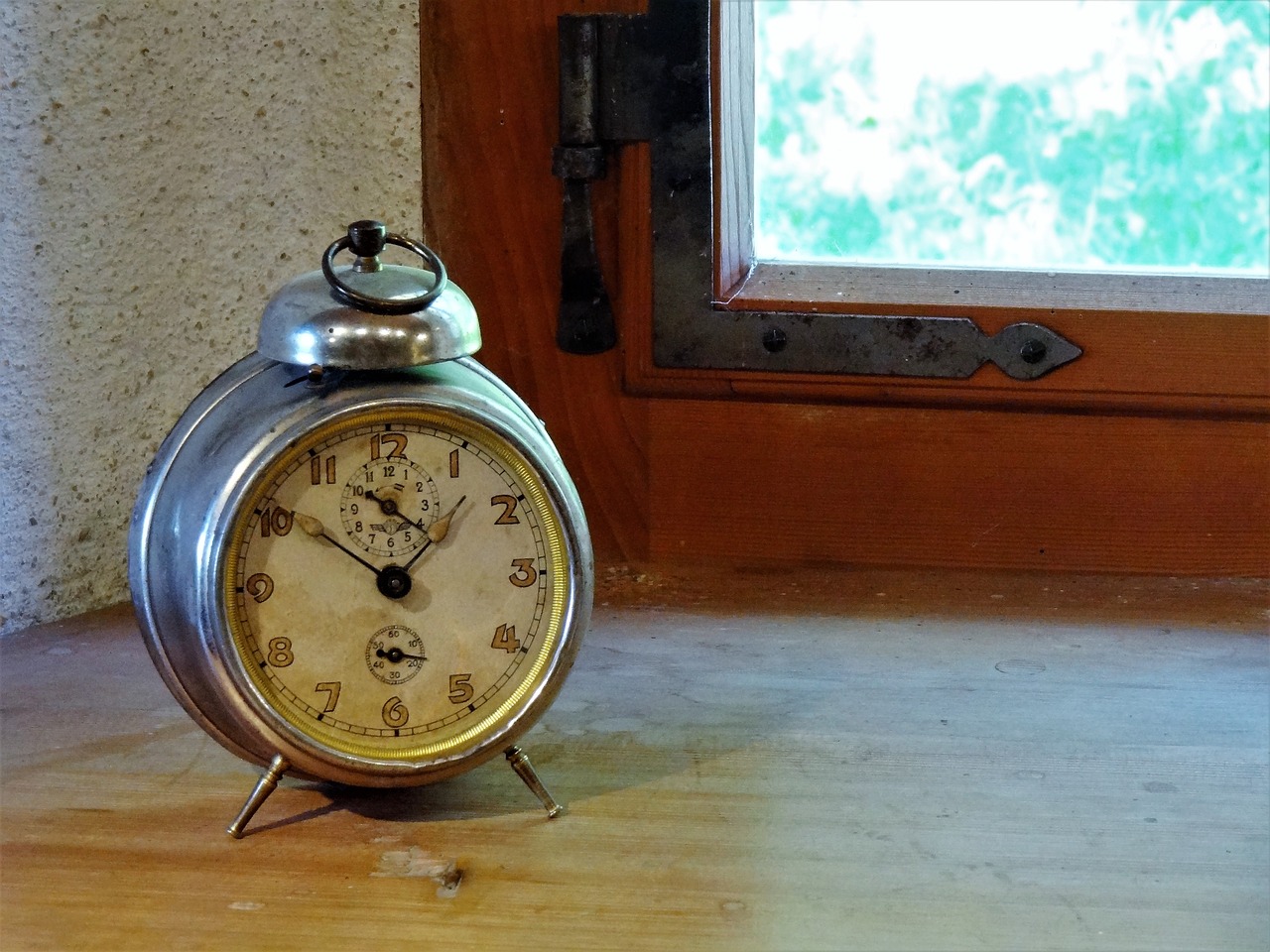 alarm clock bedroom morning free photo