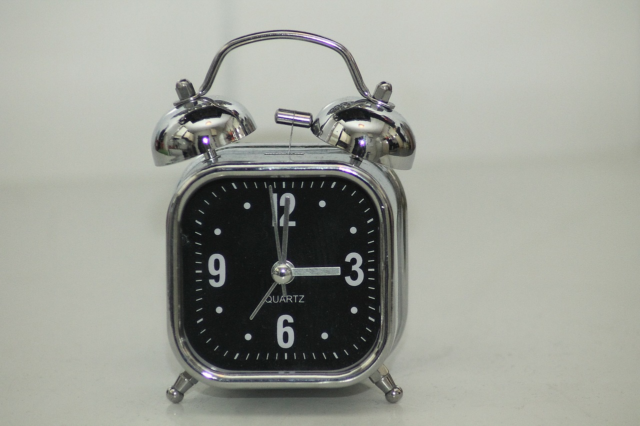 alarm clock clock crom free photo