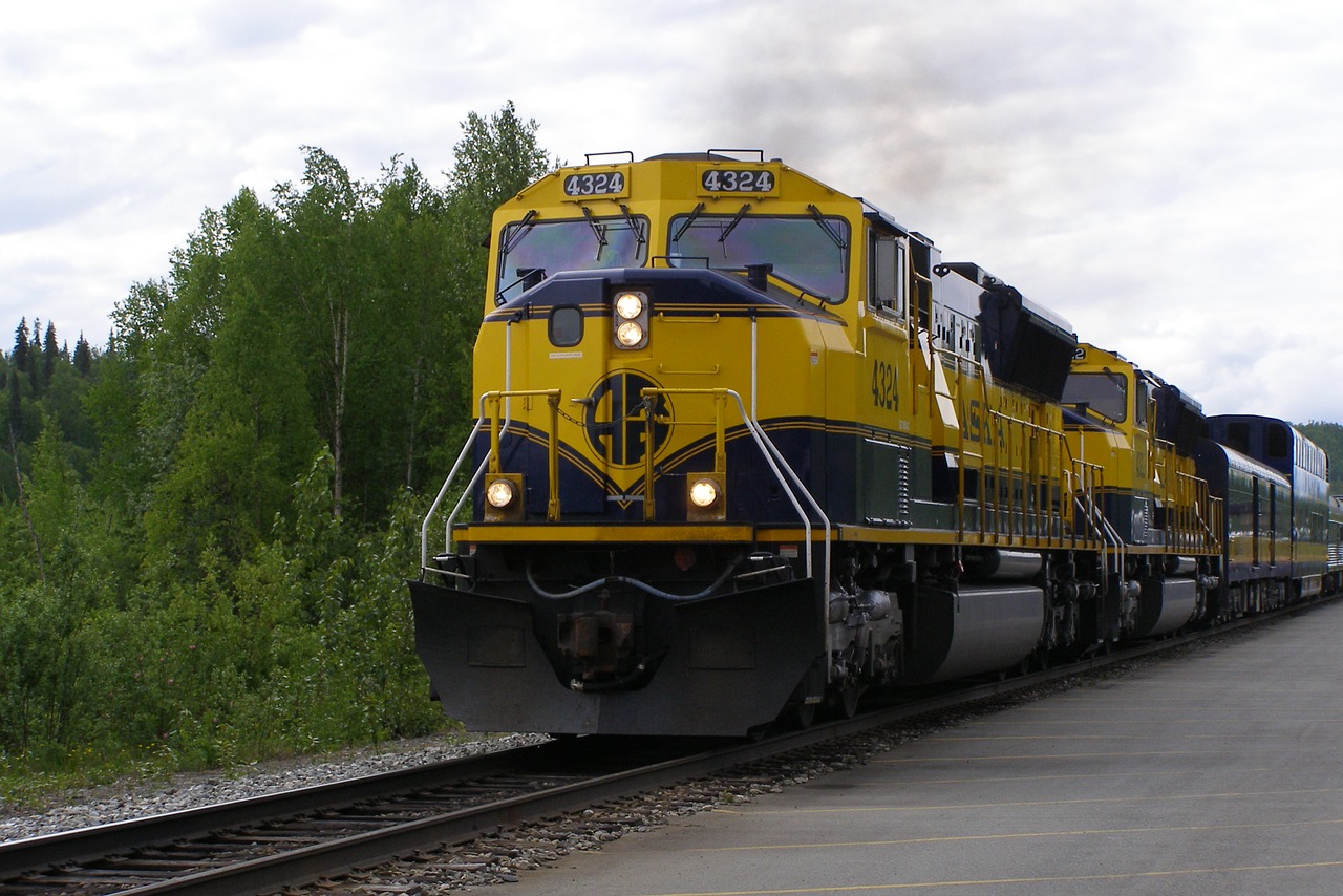 alaska railroad locomotive free photo