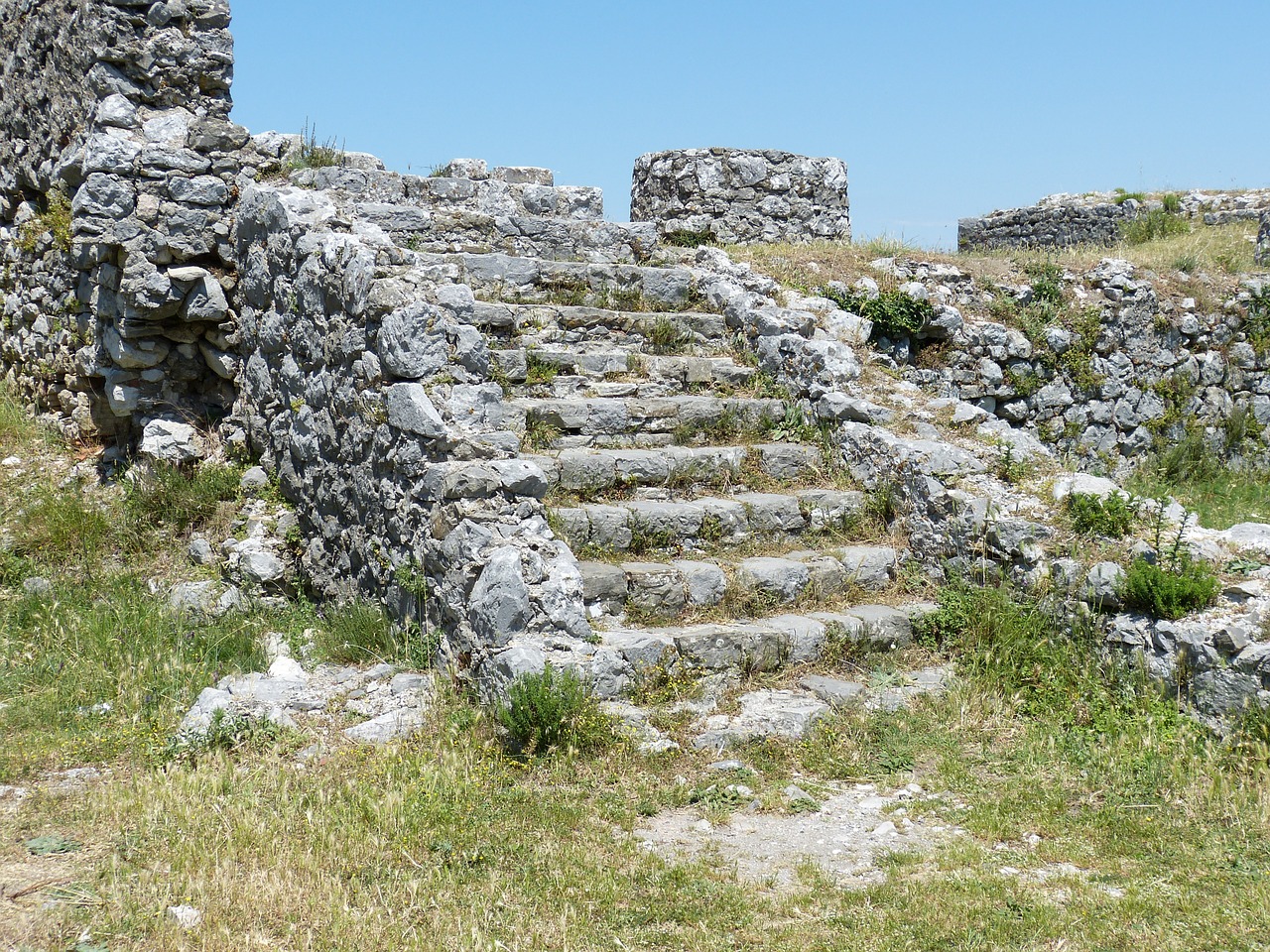 albania castle ruin free photo