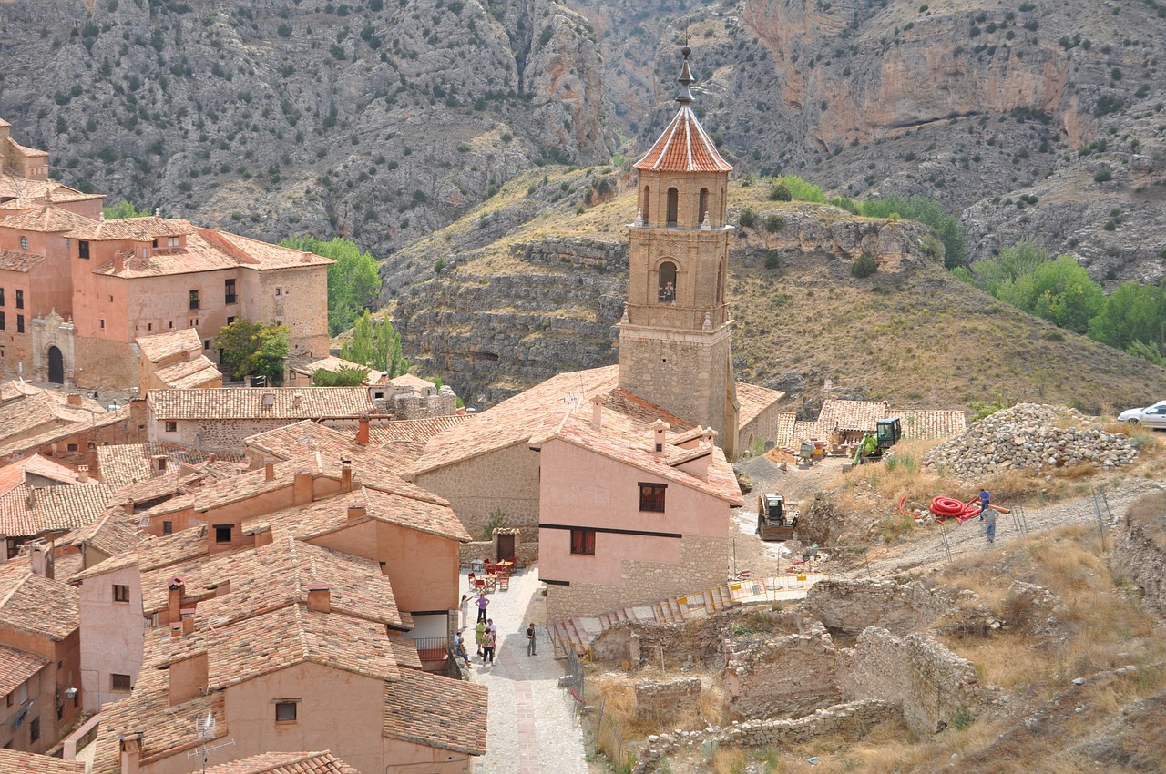 albarracín church people free photo