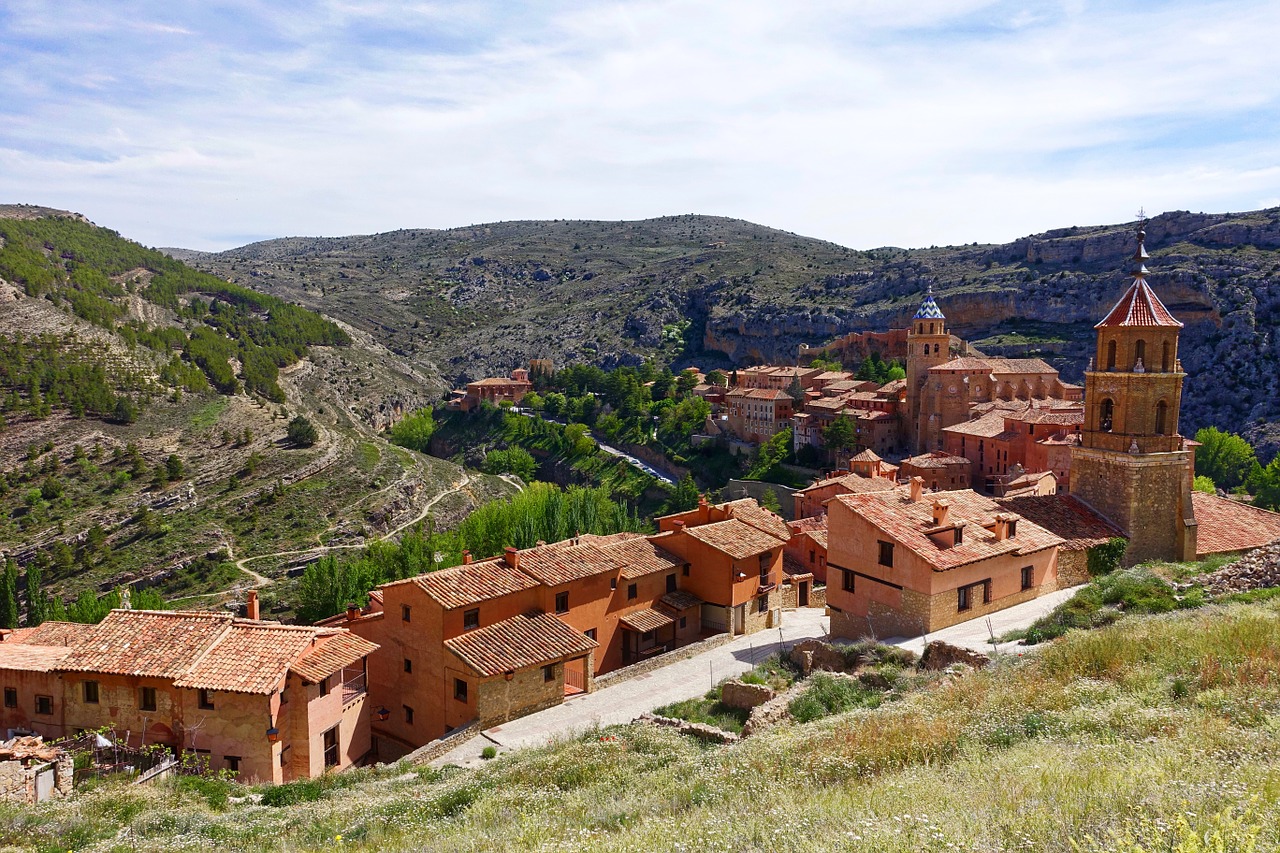 albarracin village valley free photo