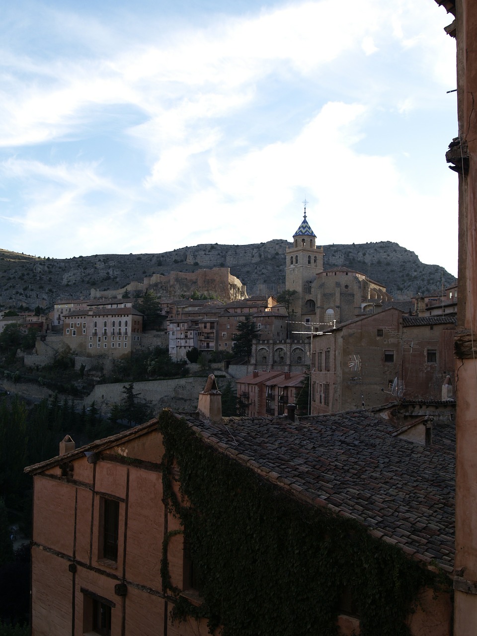 albarracín medieval village teruel free photo