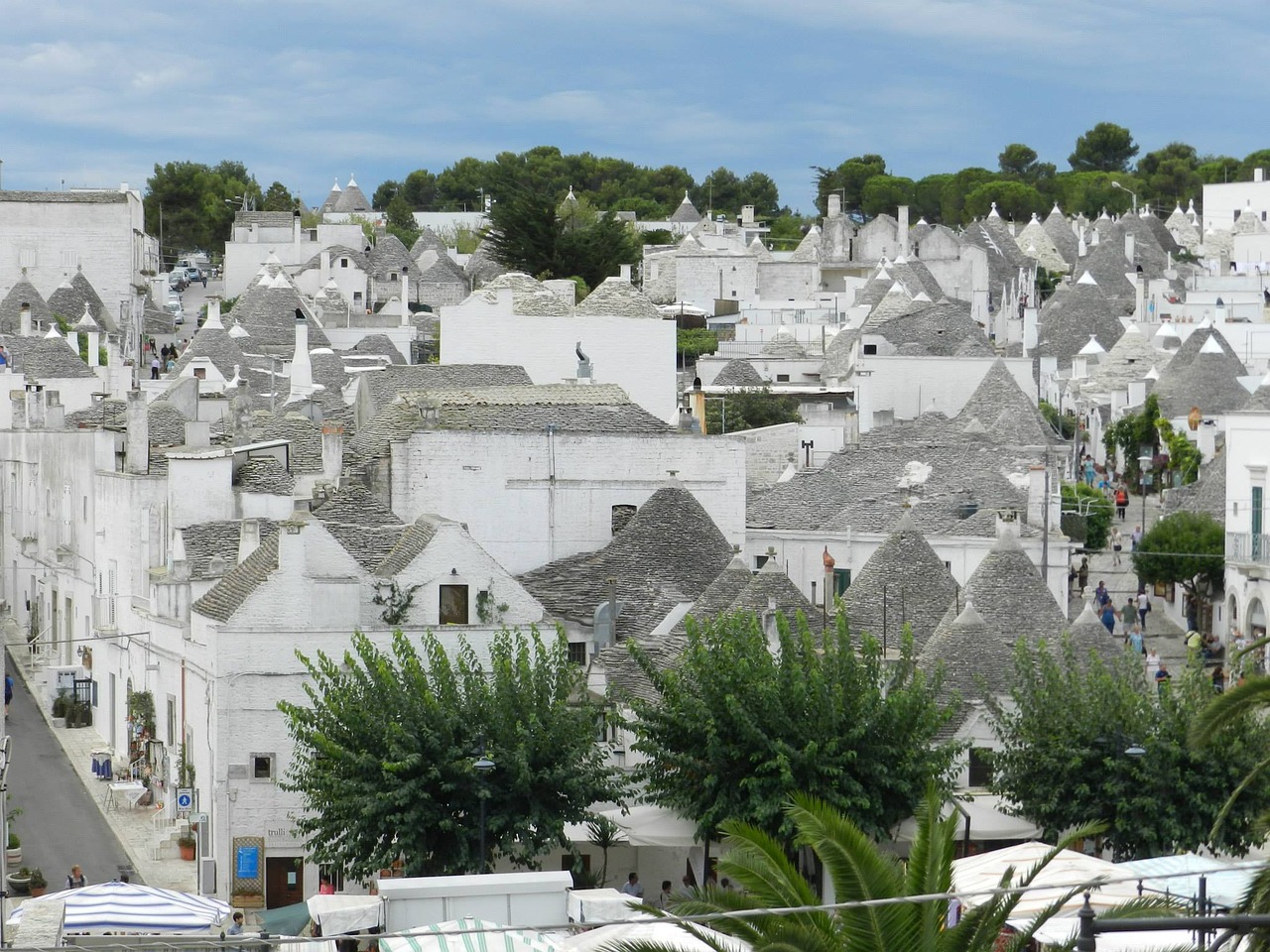 alberobello trulli italy free photo