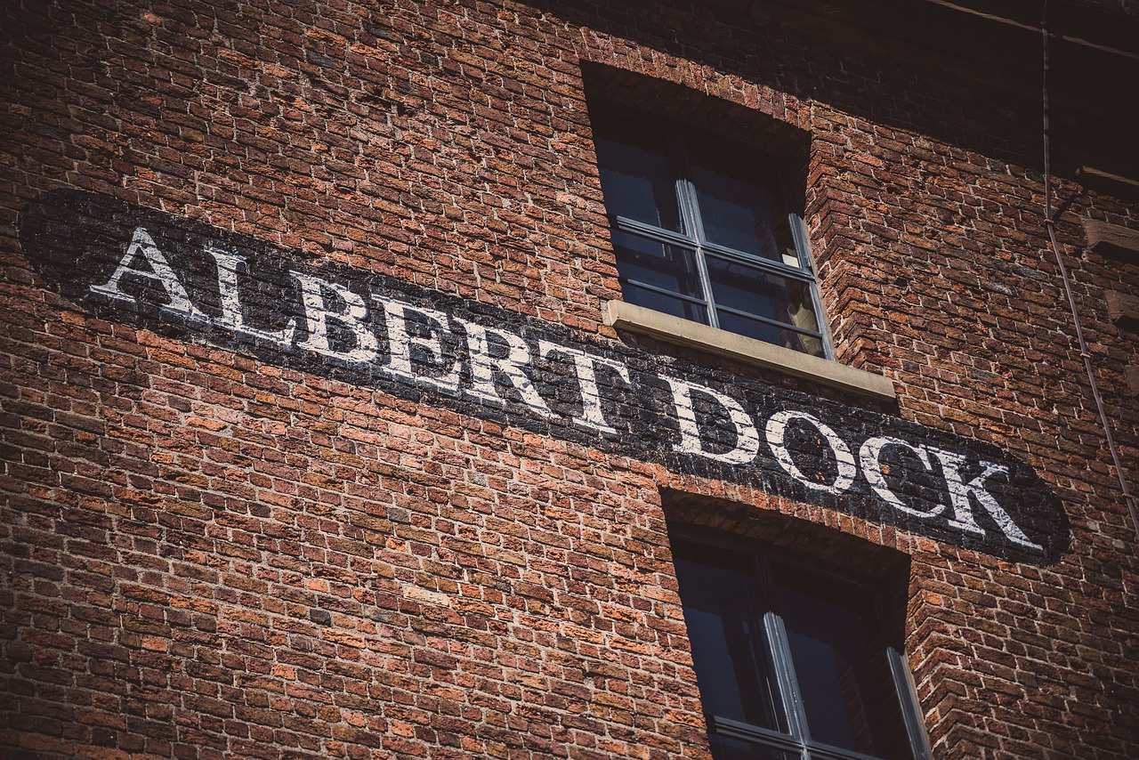 albert dock  liverpool  sign free photo