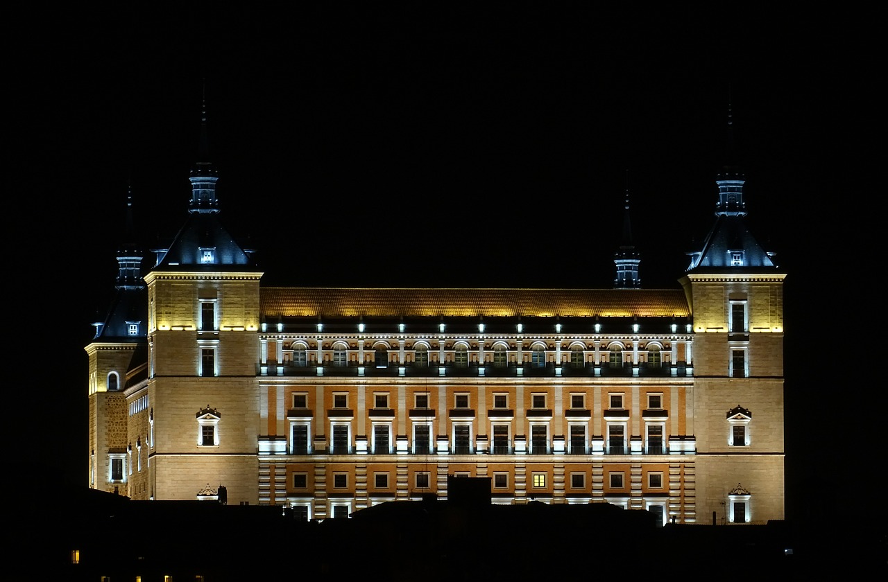 alcazar toledo night free photo